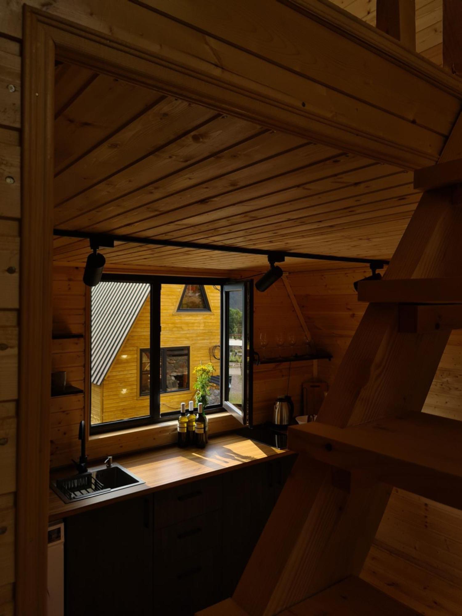 Trip Zone Kazbegi Apartment Bagian luar foto
